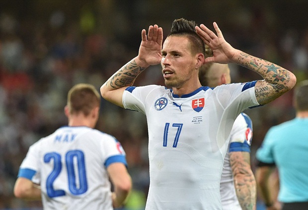 Hamsik đang chói sáng trong màu áo tuyển. Ảnh: Internet.