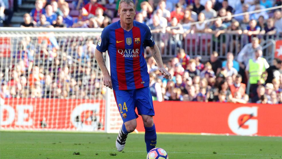 Những cầu thủ như Mathieu có lẽ sẽ không còn chỗ đứng. Ảnh: Sport.