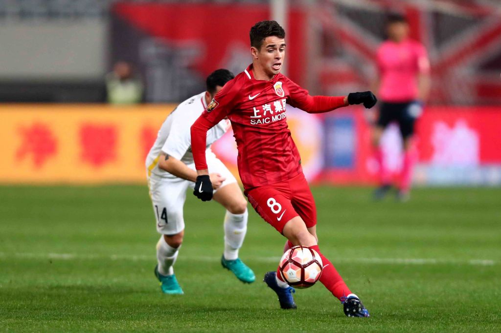 Terry có thể tái ngộ Oscar ở Trung Quốc. Ảnh: Squawka.