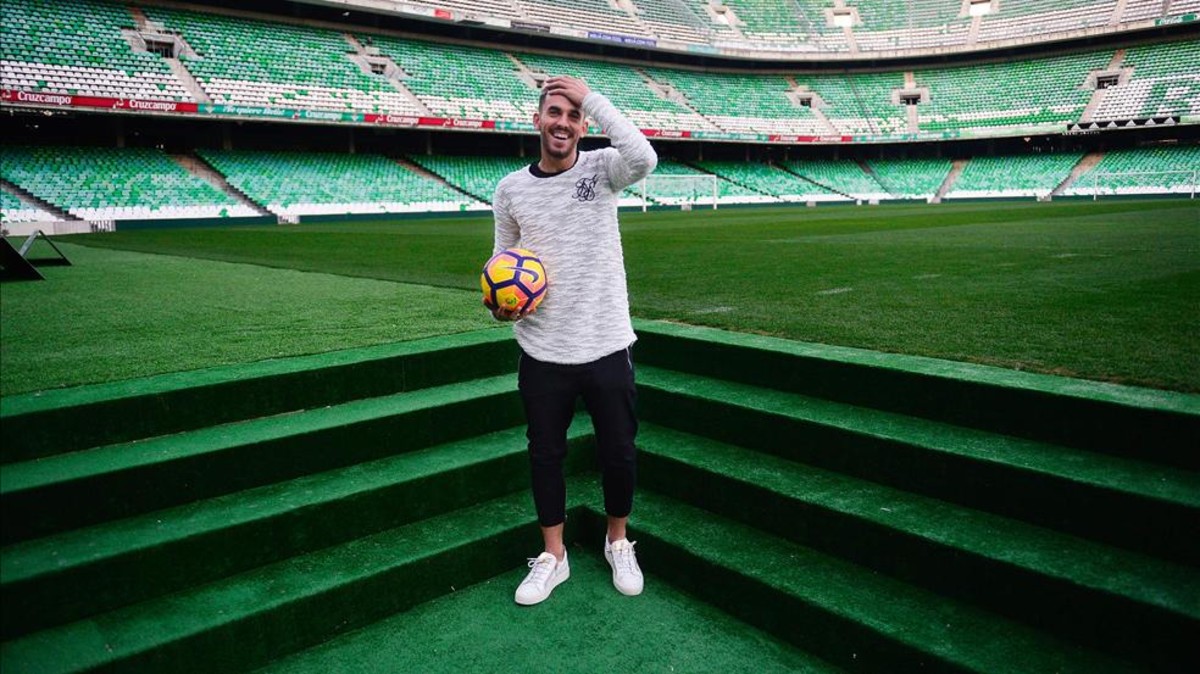Ceballos ưu tiên Barca hơn Real. Ảnh: Sport.