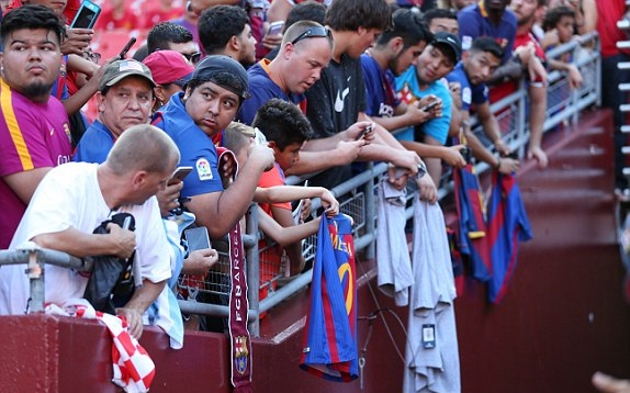 TRỰC TIẾP Barca vs Man Utd: Lukaku và MNS đồng loạt xuất quân - Bóng Đá