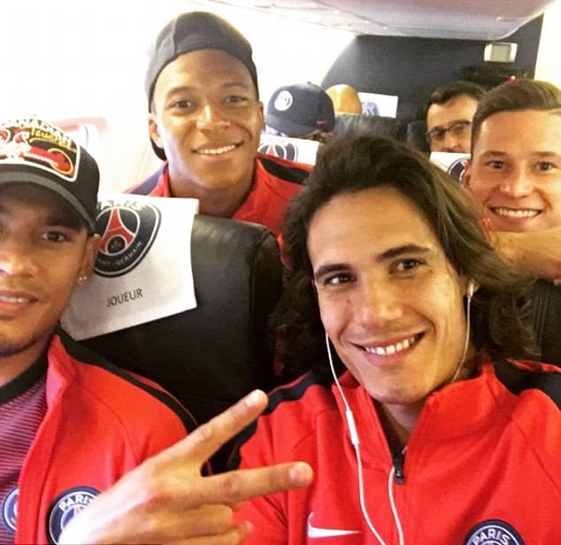 Mbappe góp mặt trong danh sách 18 cầu thủ hành quân đến Metz.