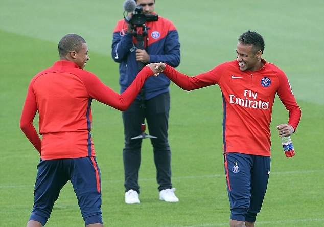 Mbappe hòa nhập rất tốt với những ngôi sao ở PSG.