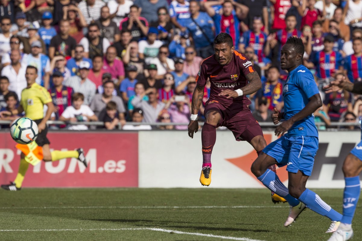 Paulinho khiến CĐV Barca vỡ òa với bàn thắng phút 86.