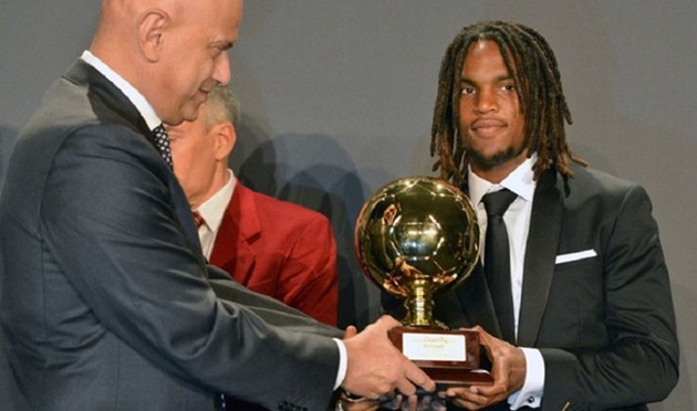 Golden Boy không giúp sự nghiệp Renato Sanches thành công hơn.