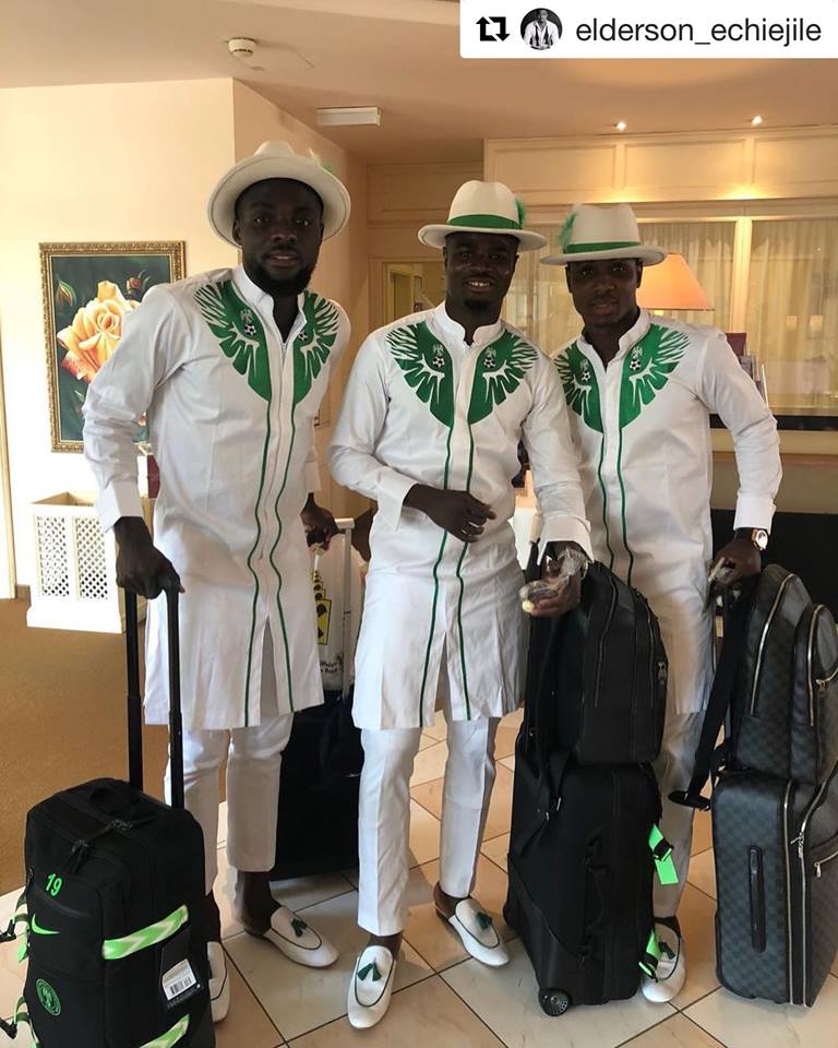 Không chỉ áo đấu, đồng phục sân bay của Nigeria cũng 'chất lừ' - Bóng Đá