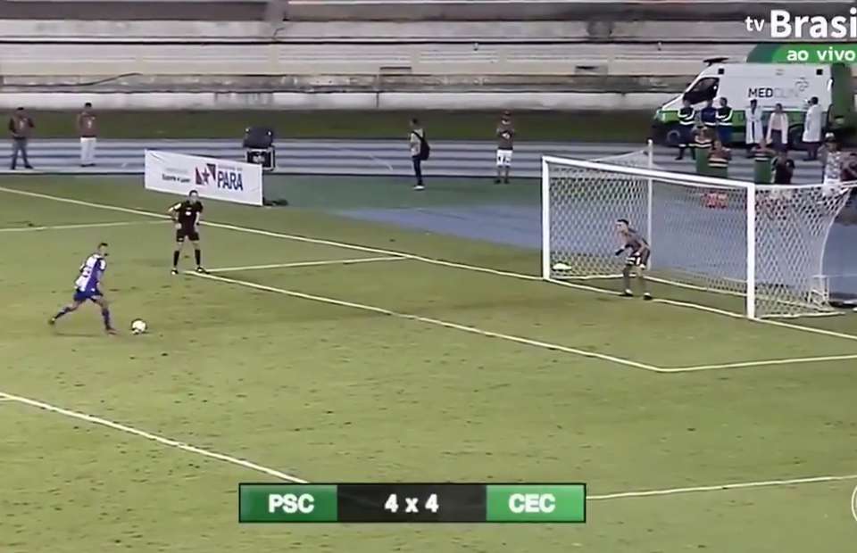 Brazilian footballer produces candidate for miss of the year after the stupidest penalty run-up ever seen - Bóng Đá