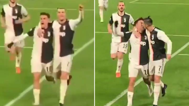 Ronaldo gặp 'tai nạn' đỏ mặt với Dybala, giống thầy Park và Văn Quyết - Bóng Đá