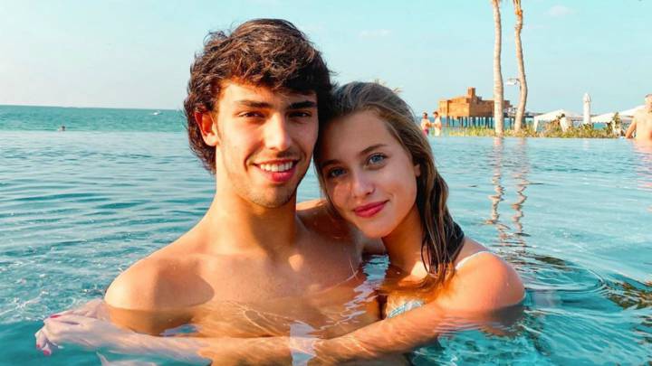What trouble for Joao Felix: a girl posts a chat with him, his girlfriend gives him up - Bóng Đá