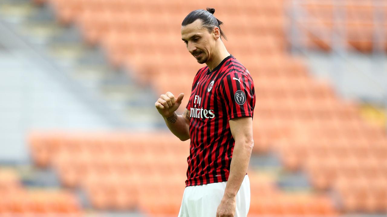 Milan collapsed at home 2-1 with Genoa: Ibrahimovic is not enough - Bóng Đá