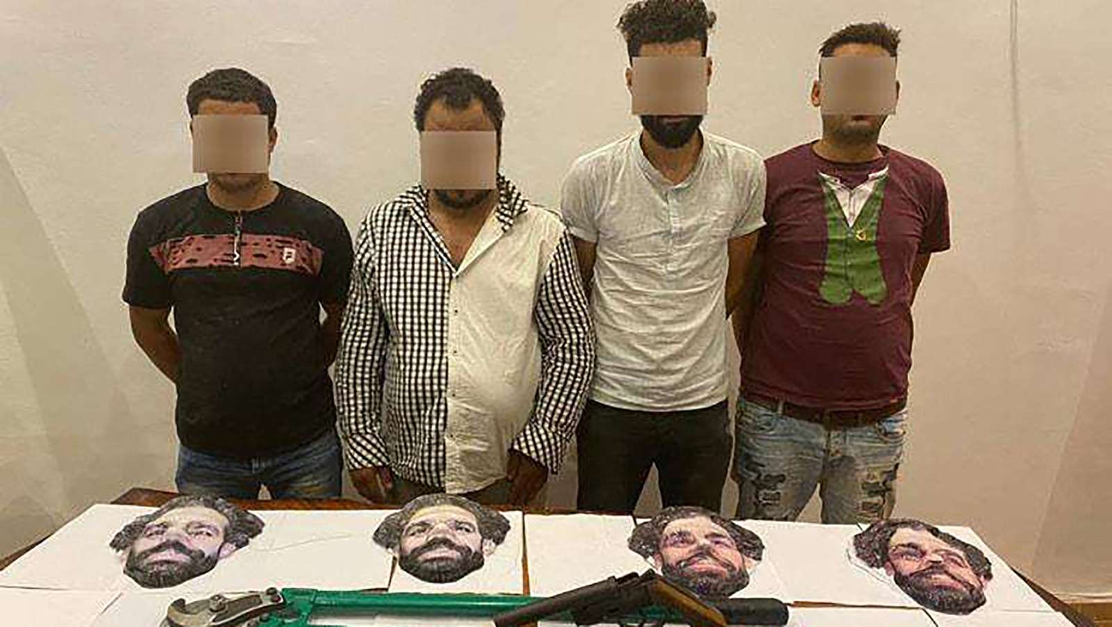 Salah mask-wearing robbers caught by Egyptian police - Bóng Đá