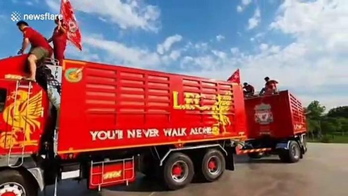 Liverpool Fan Holds Title Parade After Getting Bored Waiting For The Premier League To Restart - Bóng Đá