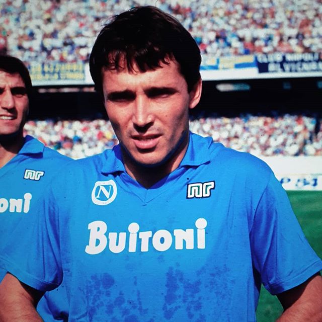 Tiền vệ: Daniel Bertoni.