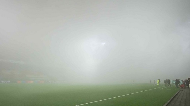 A match between FC Emmen and ADO Den Haag in the Netherlands was suspended for 17 minutes because of fireworks and flares affecting visibility. - Bóng Đá