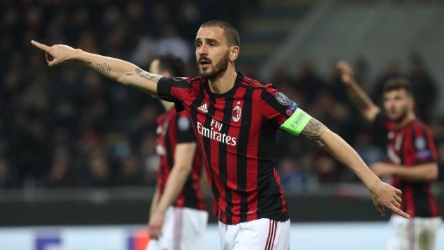 Bonucci với tư cách là đội trưởng trong màu áo câu lạc bộ chủ sân San SIro.