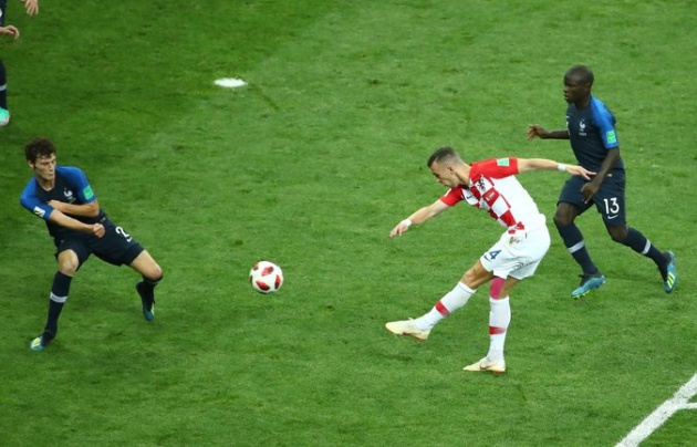 Perisic với tình huống gỡ hoà 1-1 cho đội tuyển Croatia trước ĐT Pháp.