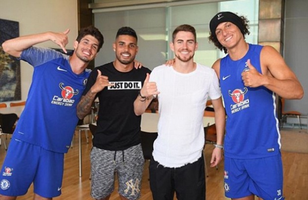 Bức ảnh được chia sẻ trên mạng xã hội Instagram với 4 anh chàng người Brazil.