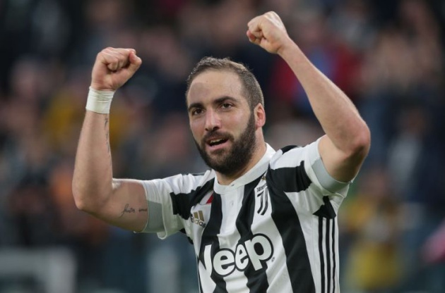 Gonzalo Higuain đã không còn chỗ đứng tại Juventus sau khi siêu tiền đạo Ronaldo cập bến đội bóng.