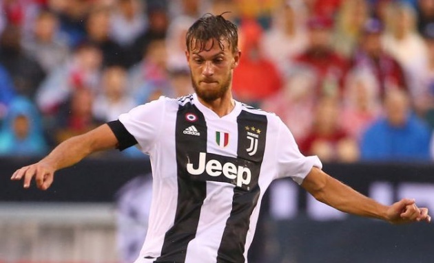 Và Man Utd đã bất ngờ nhắm đến Rugani.