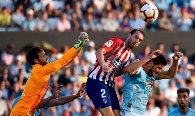 Godin đã khiến Man Utd mất cả tiền bạc và công sức nhưng cuối cùng anh vẫn ở lại với Atletico.