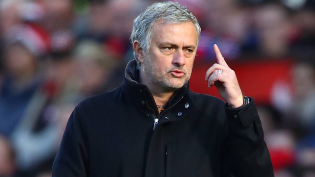 Mourinho sẽ sử dụng đội hình cực mạnh để tiếp đón Derby - Bóng Đá