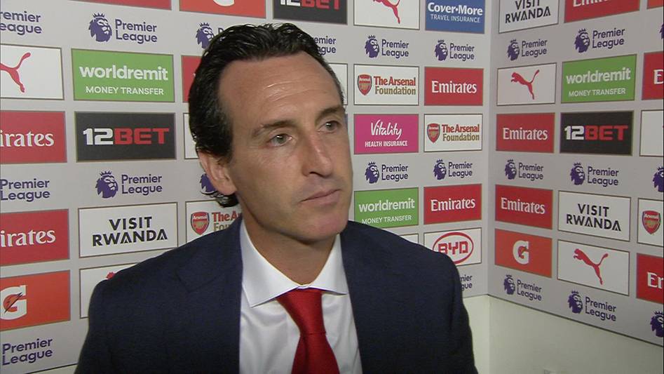 Emery nói về Ozil trong một buổi họp báo trước trận đấu cuối tuần này.