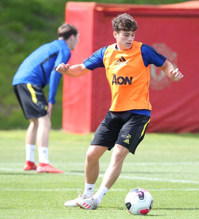 Tân binh Daniel James xuất hiện, nhưng bom tấn Aaron Wan-Bissaka vắng mặt.
