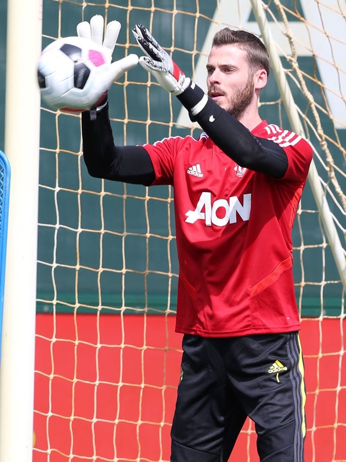 David de Gea rất tập trung bắt bóng, anh đang quyết tâm tìm lại chính mình vào mùa giải mới, mặc dù vẫn gặp khúc mắc về vấn đề hợp đồng.