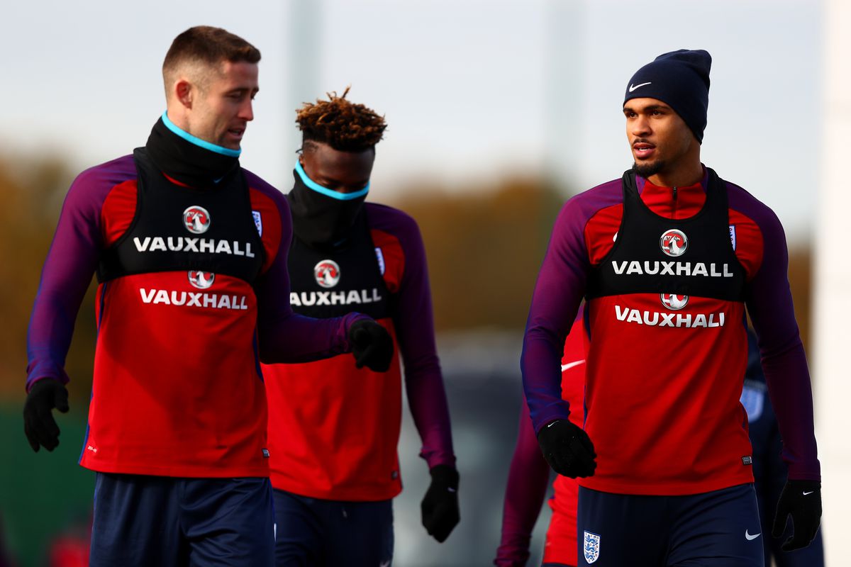 Cahill đến Palace một phần là do lời khuyên của Loftus-Cheek.