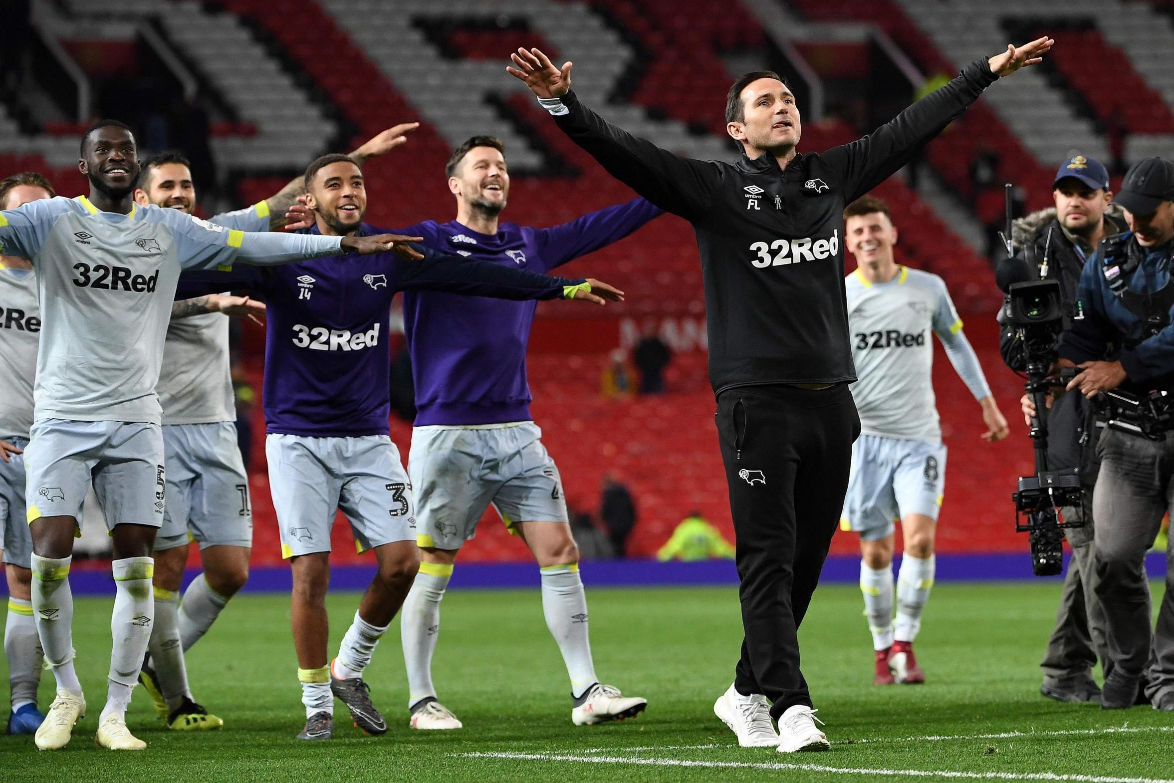 Lampard kéo sập Old Trafford mùa trước.