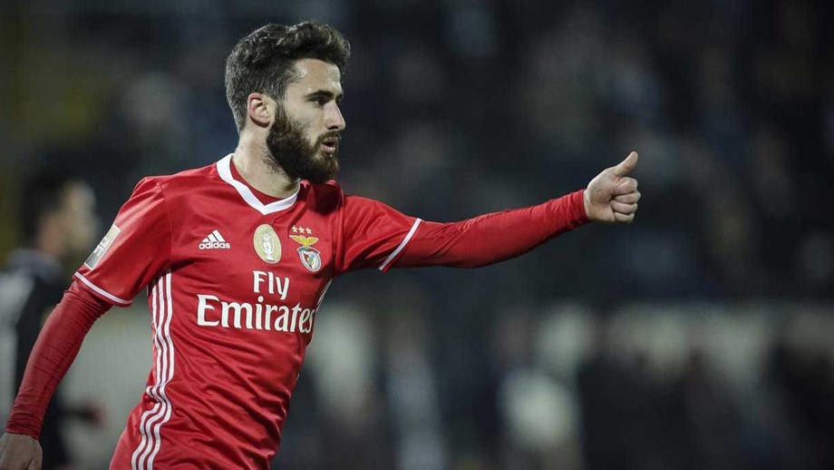 Benfica không thể vượt qua vòng bảng mùa trước, khi phải đá với Bayern và Ajax. Ấn tượng cá nhân lớn của họ có lẽ là tốc độ 33.5 km/h của Silva trên sân Alianz Arena.