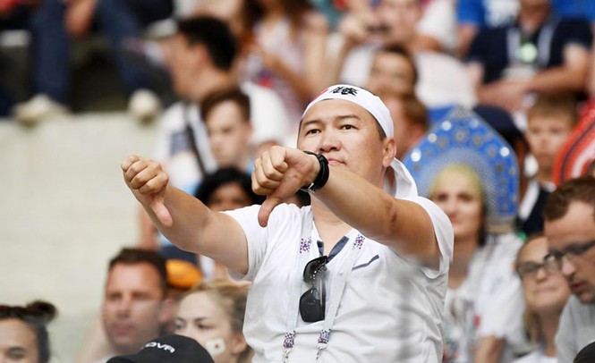 Chỉ trích Tiến Dũng, HLV Nishino đã quên những gì ở World Cup 2018 - Bóng Đá