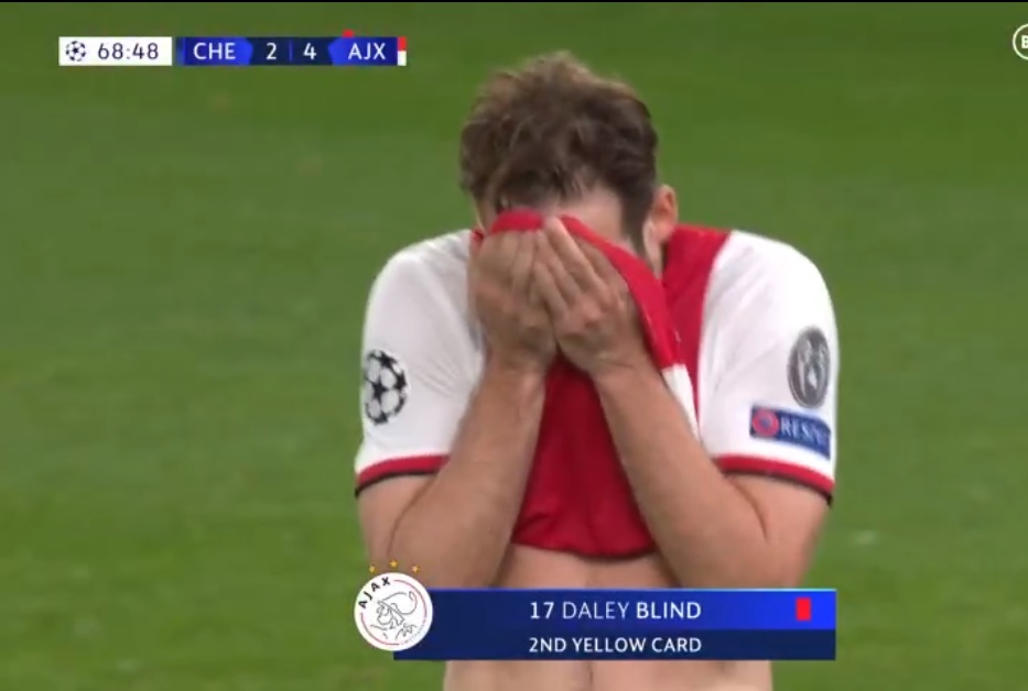 Toàn cảnh về tình huống 2 thẻ đỏ + 1 quả penalty ở trận Chelsea - Ajax - Bóng Đá
