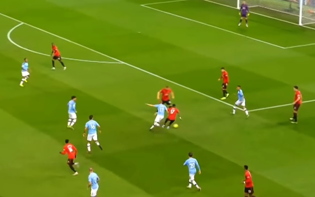 10 khoảnh khắc cực chất của Fred mùa này: Thánh 'nutmeg'! - Bóng Đá