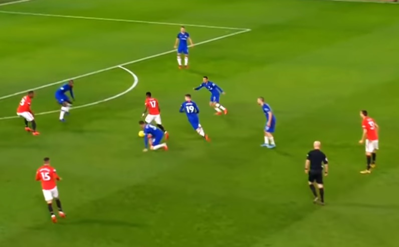 10 khoảnh khắc cực chất của Fred mùa này: Thánh 'nutmeg'! - Bóng Đá
