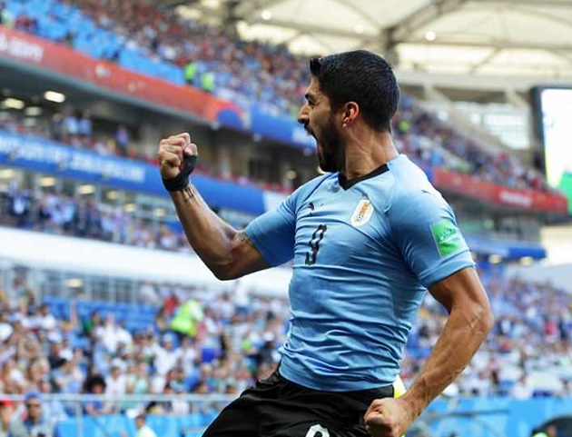 Suarez tỏa sáng đủ cứu vớt Uruguay thảm hại - Bóng Đá