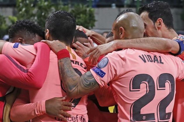 Sao Barca rơi nước mắt trong ngày Milan lạnh giá - Bóng Đá
