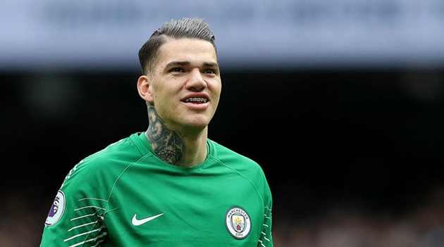 Để lọt lưới 2 bàn tuy nhiên Ederson có trận đấu không tồi. Anh nhận về 6.5 điểm.