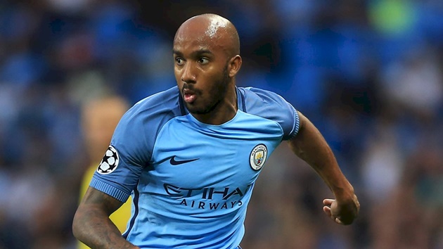 Với 1 thẻ đỏ, Delph thấp điểm nhất trận với 5.8 điểm.