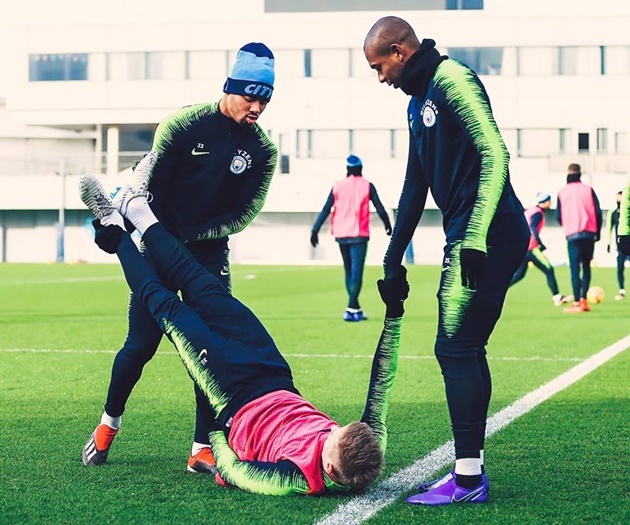 Hiện tại, Man City đang đứng thứ 3 trên bảng xếp hạng và thua Tottenham 2 điểm.