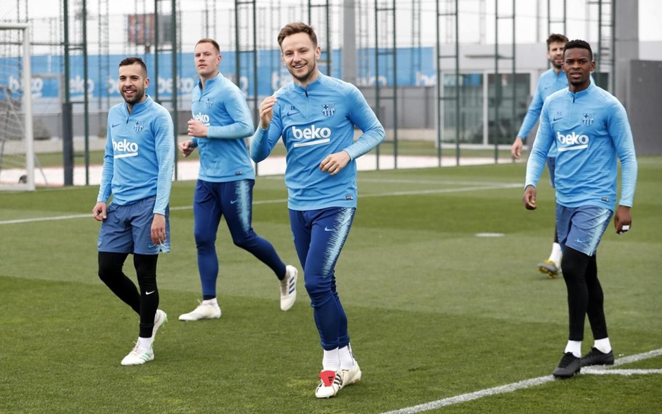 Barca tập - Bóng Đá