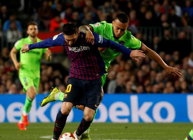 Vượt qua hành trình 9 năm, Barca xúc động đăng quang La Liga tại Camp Nou - Bóng Đá
