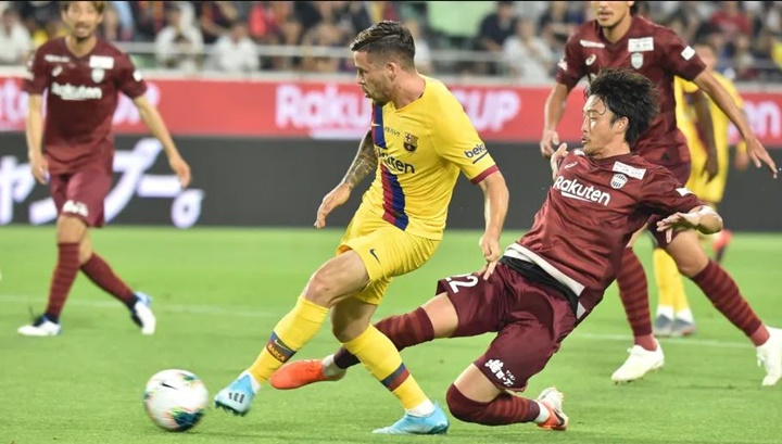 Phút 59, Barca có bàn thắng vươn lên dẫn trước sau màn phối hợp làm bàn của 2 cầu thủ trẻ.