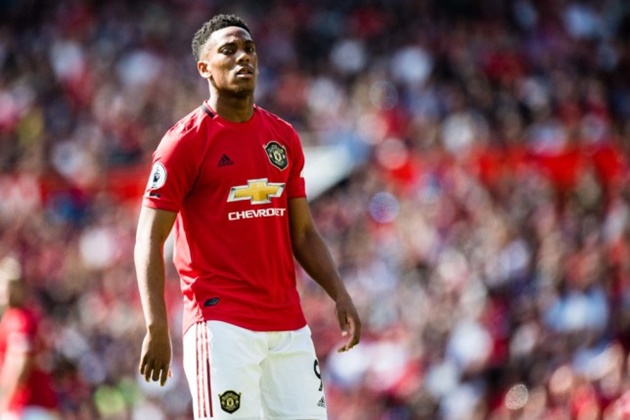 7. Anthony Martial (60 triệu euro). Martial khởi đầu mùa giải rất tốt khi liên tiếp in dấu giày vào bàn thắng ở cả 3 trận đấu đầu tiên. Đáng tiếc chấn thương khiến số 11 Man United vắng mặt từ đó đến nay.