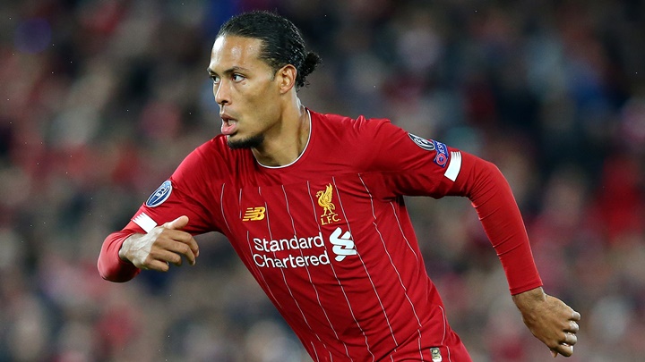 Van Dijk cũng đứng thứ 9 trong danh sách này với giá trị trên TTCN là 100 triệu euro.
