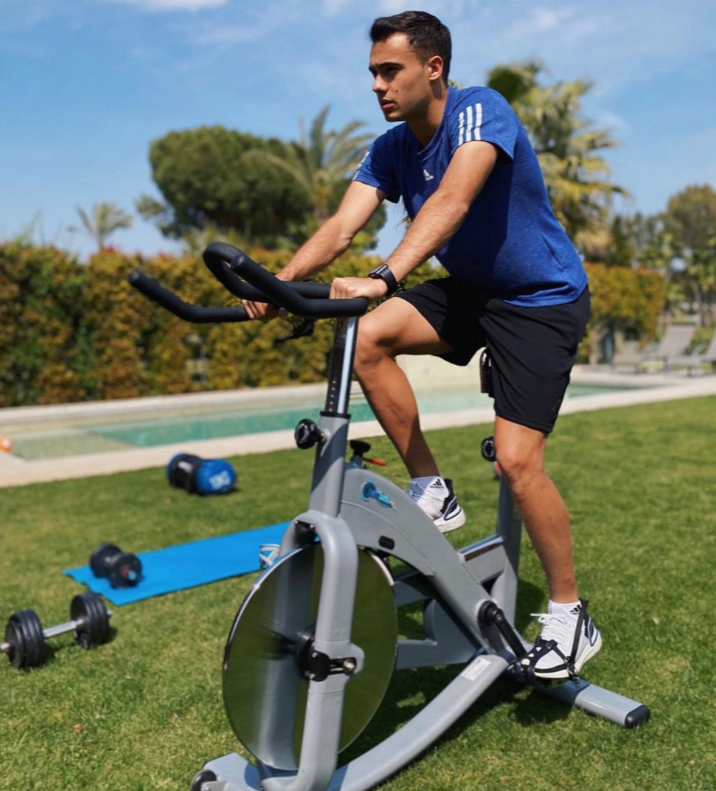 Reguilon miệt mài tập luyện trong thời gian nghỉ dịch và đợi ngày mọi hoạt động bóng đá trở lại bình thường.
