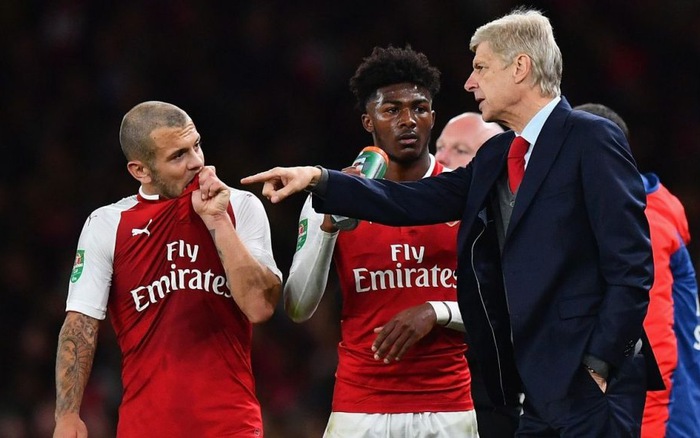 Ông nên về xem lại cách vận hành của Arsenal thì tốt hơn.