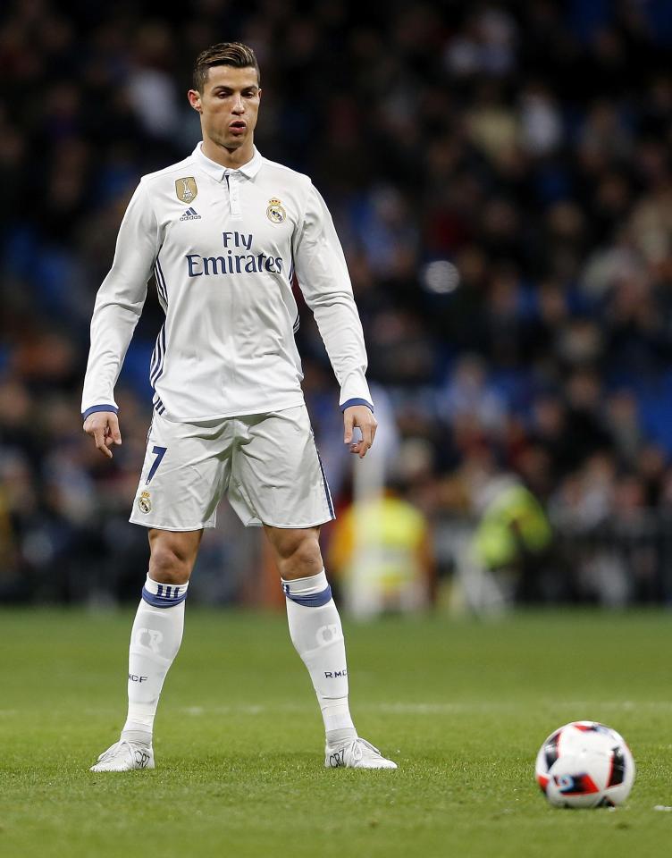 Đây là hình chụp CR7 ngoài đời thực.