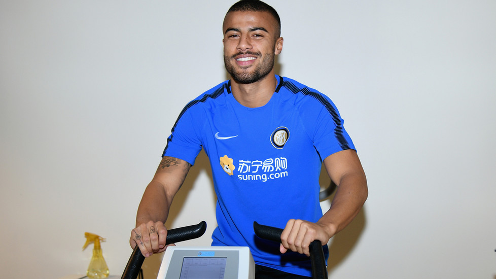 Rafinha vui như mở hội trong ngày ra mắt Inter - Bóng Đá