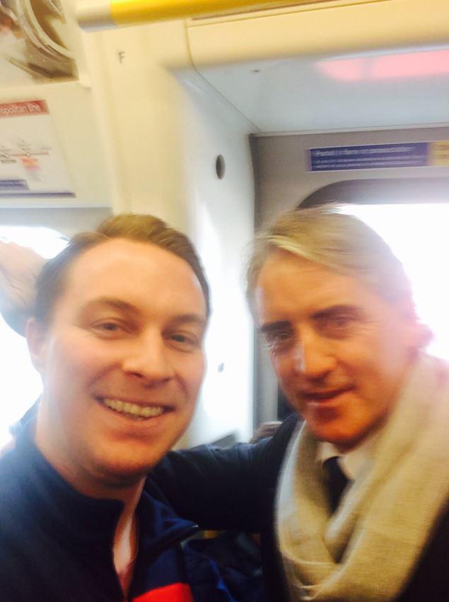 HLV Mancini cũng chọn tàu điện ngầm để đến sân tập khi còn dẫn dắt Man City.